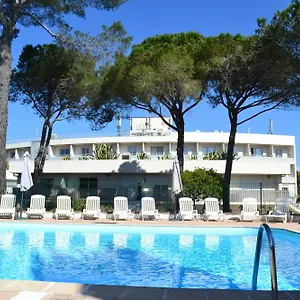 Comfort La Tour De Mare Hotel
